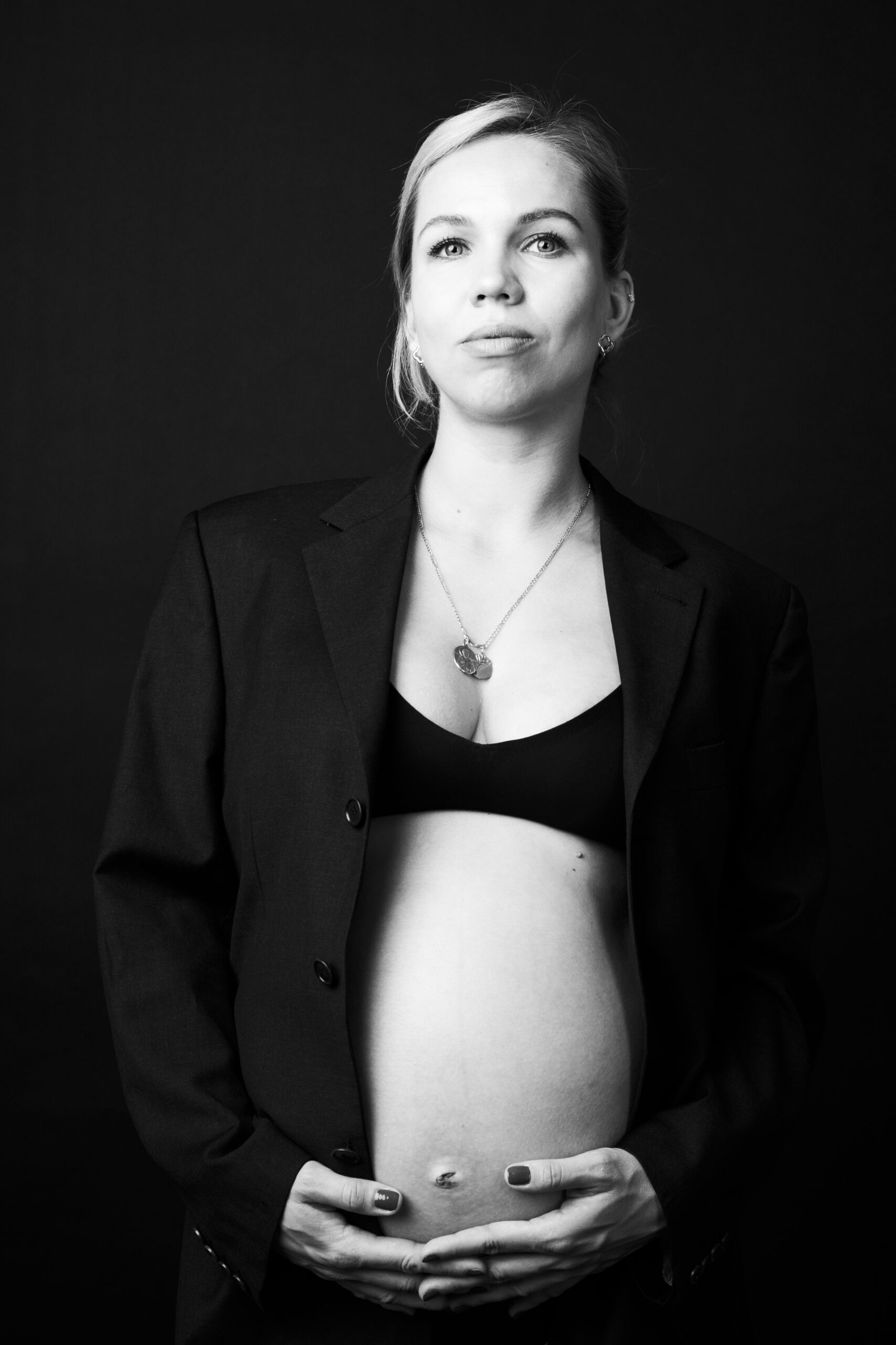 Sesione fotografica Maternity Castelletto di Cuggiono Sessione fotografica a Mesero donna incinta, maternità